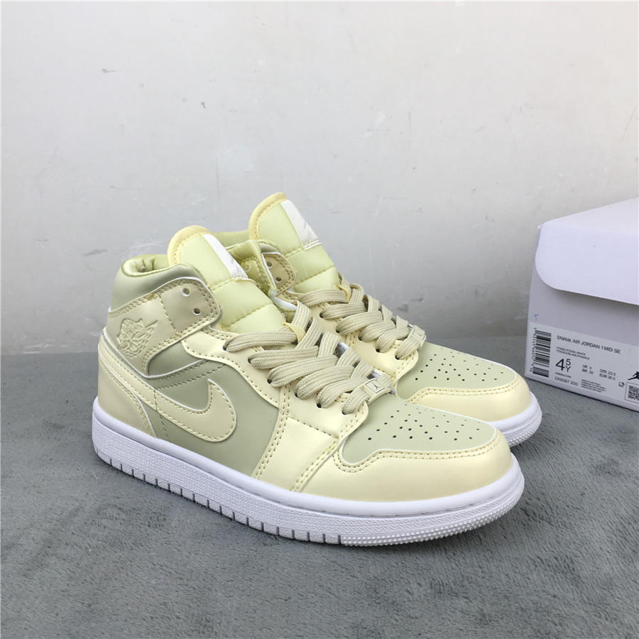 Air Jordan 1 Mid SE Light Yellow Shoes - Click Image to Close